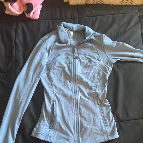 Lululemon - Picture 2 of 4